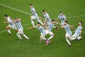 Argentina campeón del mundo: Montiel ya anotó el penal decisivo, empieza el festejo