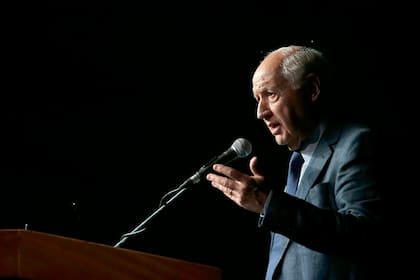 ARGENTINA, Cordoba, Roberto Lavagna expone durante el Almuerzo de Trabajo de la Fundacion Mediterranea en el Auditorio Quorum, Cordoba, el 20 de Marzo de 2019