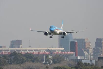“Argentina cuenta con altas tasas aeroportuarias y altos impuestos sobre el boleto, convirtiéndolo en el país menos competitivo en lo que se refiere a este factor", dice el informe de ALTA
