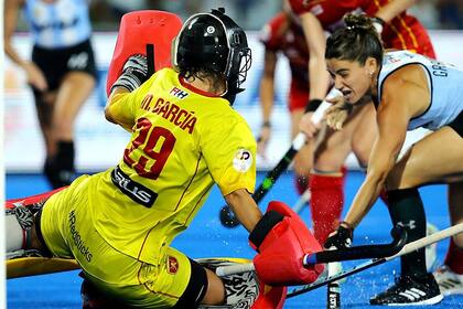 Argentina enfrentará a Inglaterra con Victoria Granatto en la delantera titular junto a su hermana María José y Agustina Albertario