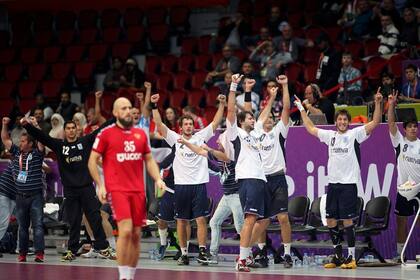 Argentina festejó un triunfo histórico y el pase a los octavos de final
