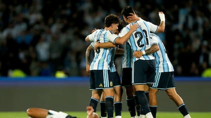 Argentina goleó a Bolivia en su primer partido post Mundial