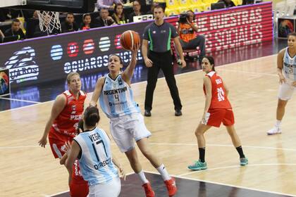 Argentina le ganó con amplitud a Perú