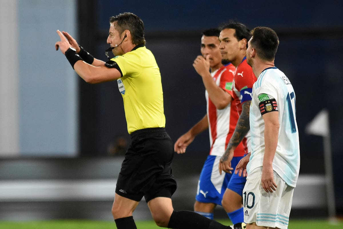 Argentina-Paraguay: Eliminatorias del Mundial Qatar 2022. Gol argentino anulado por VAR
