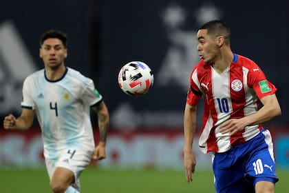 Almirón domina, Montiel persigue: una imagen repetida.