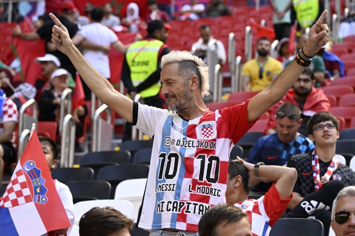 Argentina vs Croacia: ¿cuándo fue la última vez que jugaron en un mundial y cuál fue el resultado? En la foto: Zeljko Buljubasic, un DJ croata que se crió en la Argentina y ahora hincha por las dos selecciones