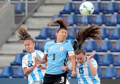 Argentina vs. Uruguay, un clásico del fútbol sudamericano, tuvo escasísima concurrencia en Ecuador en su versión femenina.