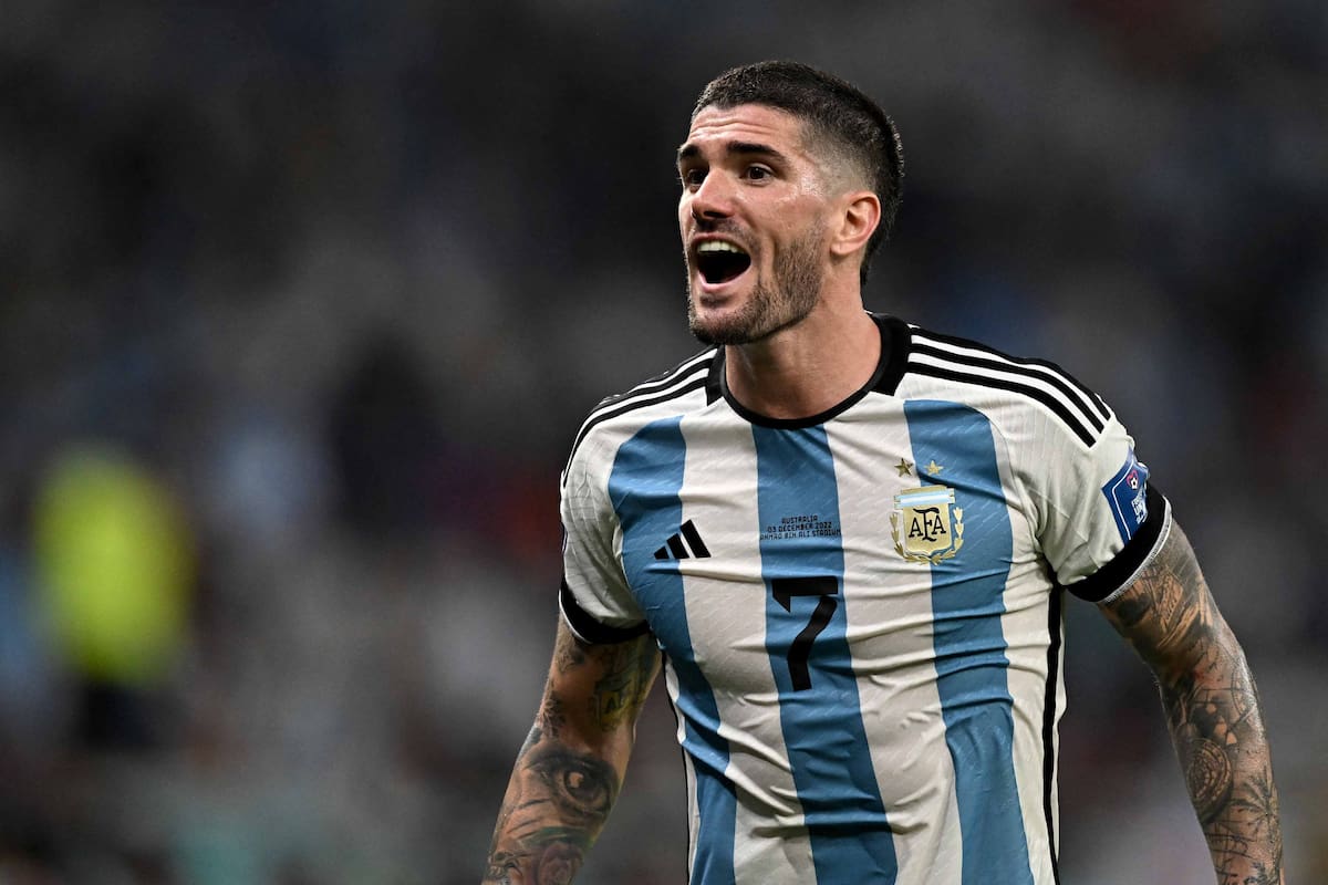 Argentina's midfielder #07 Rodrigo De Paul reacts during the Qatar 2022 World Cup round of 16 football match between Argentina and Australia at the Ahmad Bin Ali Stadium in Al-Rayyan, west of Doha on December 3, 2022. (Photo by MANAN VATSYAYANA / AFP)