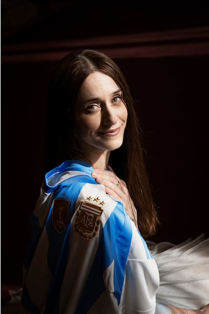 Argentinísima, Núñez representa al país en cada lugar del mundo adonde llega con su danza