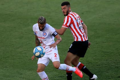 Argentinos y Estudiantes, en un partido muy trabado