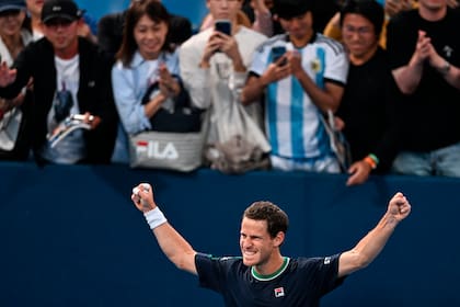 Argentinos en Tokio: el festejo de Diego Schwartzman tras derrotar a Francisco Cerúndolo en la primera ronda del ATP 500 de Tokio