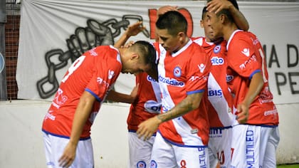 Argentinos no afloja y se acerca a su vuelta a Primera