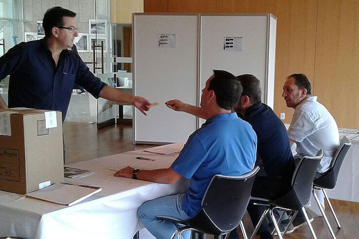 Argentinos votando en el embajada Argentina en Brasilia