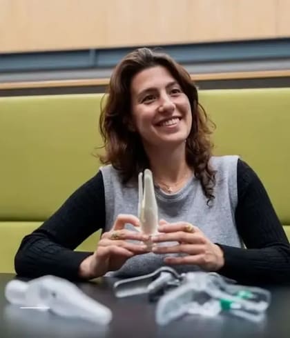 Ariadna Izcara Gual diseñó un nuevo espéculo llamado Lilium como parte de su tesis en la TU Delft.
Foto: Universidad Tecnológica de Delft