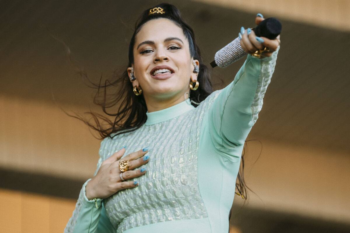 Ariana Grande cerró este domingo el festival de cuatro días que reunió a 120.000 personas por jornada