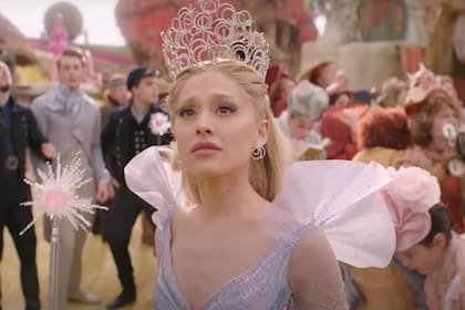 Ariana Grande intrepreta a Glinda en Wicked (Foto: Captura Tráiler)