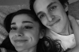 Ariana Grande y su novio, Dalton Gomez