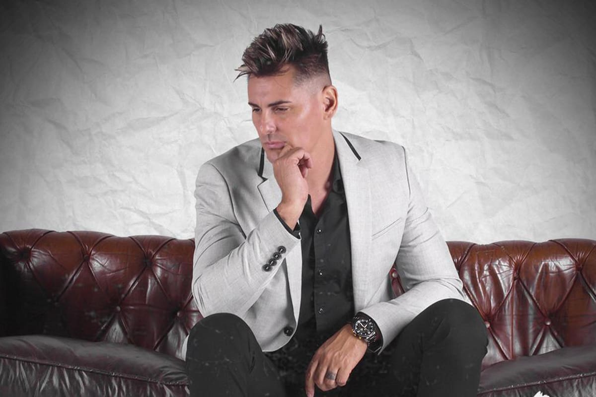 Ariel Casco de Comanche