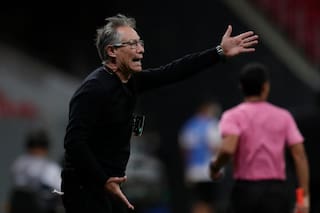 Ariel Holan dejó de ser el técnico de Barcelona de Ecuador