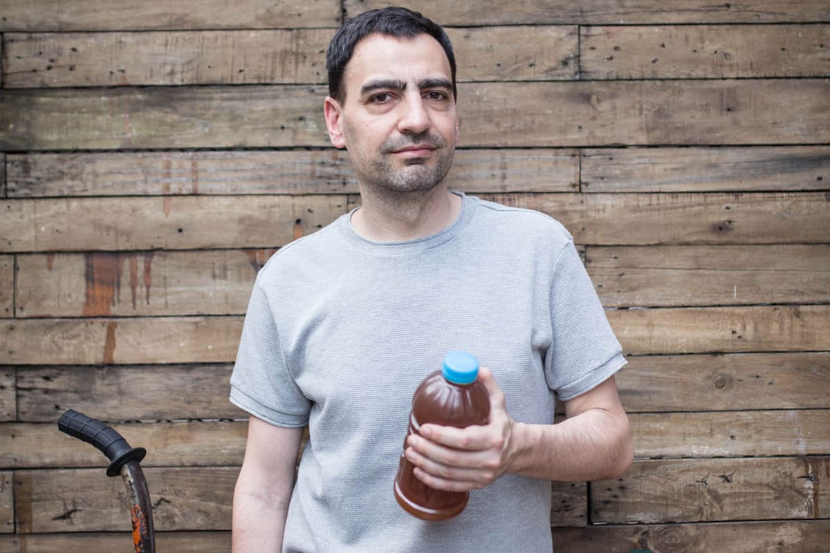 Ariel Katz (43) desarrolló una pyme que provee, recolecta y recicla aceite en gastronomía.