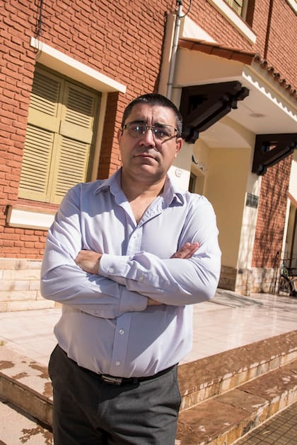 Ariel Rotondo dirige el Instituto Superior Estrada, donde mediante un método innovador logró mejorar los niveles de abandono escolar