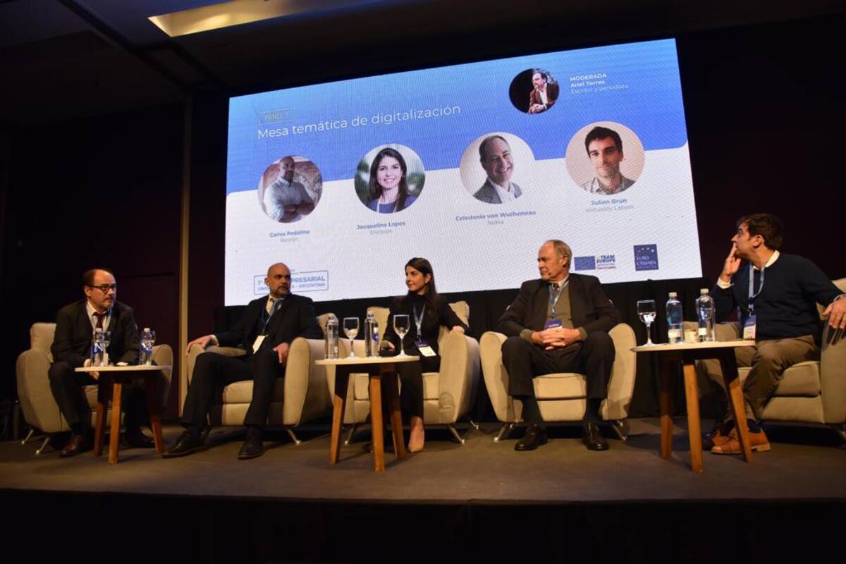 Ariel Torres, periodista de LA NACION; Carlos Pedalino, de la compañía finlandesa ReOrbit; Jacqueline Lopes, de la sueca Ericsson; Celedonio von Wuthenau, de Nokia, y Julien Brun, de Virtuality Latam