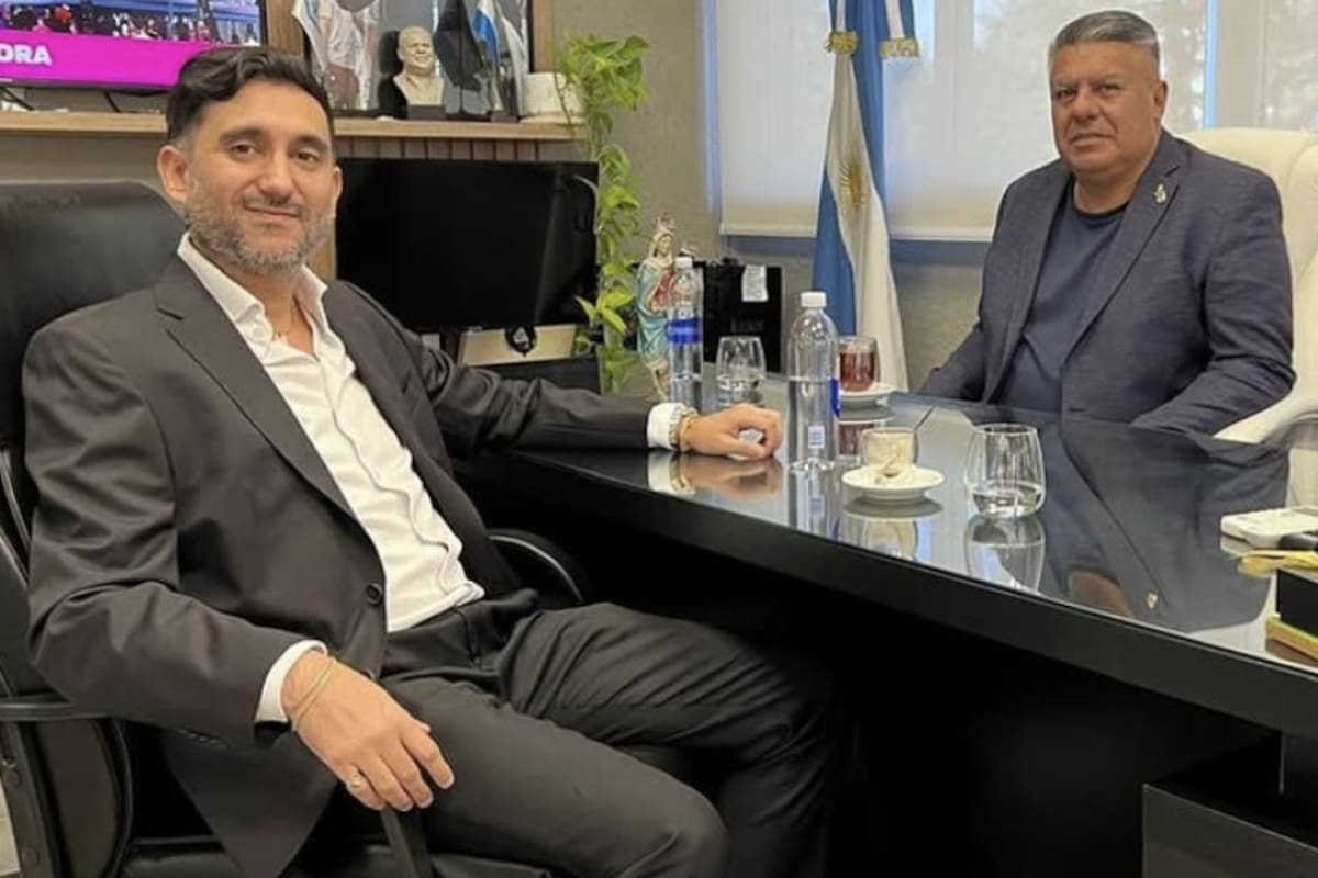 Ariel Vallejo, dueño de Sur Finanzas, y Claudio Tapia, en la AFA