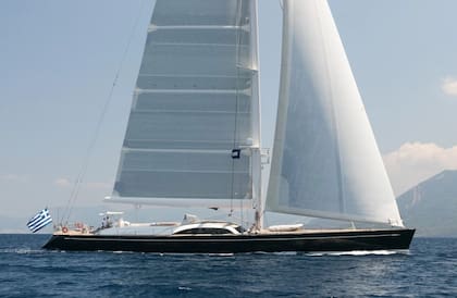 ARISTARCHOS, el barco que capitanea José Luis Manzano en el mar Tirreno