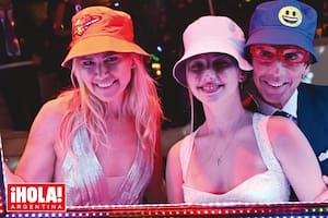 “Armamos el cumple con mucho amor. El padre organizaba, yo ayudaba y Taína opinaba, así que fue muy divertido”, le contó a ¡HOLA! Argentina Valeria, que, entre otras cosas, se ocupó del cotillón y de customizar los gorros pilusos que repartieron con brillos.