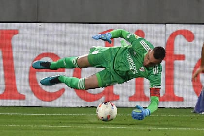 Armani brilló y rescató a River en los momentos más difíciles