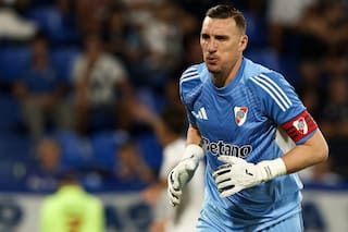 Por qué salió Armani en el descanso ante Vélez y qué problemas físicos tienen Juanfer y Kendry Páez