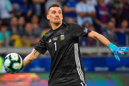 Armani saca ventaja en el arco, pero el puesto sigue abierto con Andrada y Marchesín