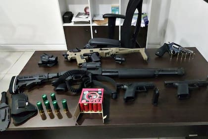 Armas encontradas en los allanamientos