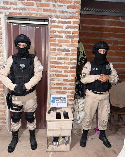 Armas largas, una pistola y municiones secuestradas por Prefectura durante los procedimientos vinculados a la investigación iniciada en el micro