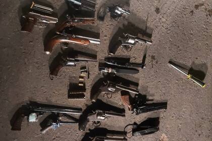 Armas que portaban delincuentes en una entradera