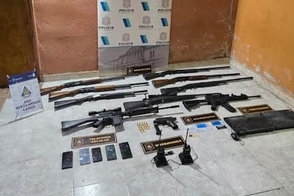 Armas y celulares secuestrados a los cuatro chilenos