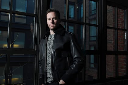 Armie Hammer contó por primera vez su versión de la historia, tras haber caído desde los más alto de Hollywood