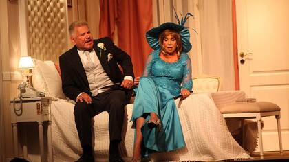 Arnaldo André dirige y protagoniza la comedia de Neil Simon Plaza Suite