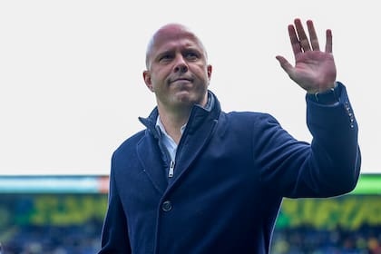 Arne Slot, entrenador de Feyenoord, es buscado por Liverpool de Inglaterra para reemplazar al alemán Jurgen Klopp a final de temporada