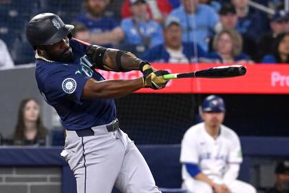 Arozarena logra hit clave, Téllez pega su 5º grand slam y Marineros vencen a Azulejos en 12 innings