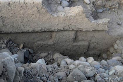 Arqueólogos descubrieron un templo de 4000 años en Perú y encontraron un objeto que los sorprendió