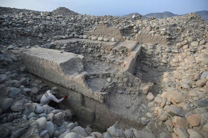 Arqueólogos descubrieron un templo de 4000 años en Perú y encontraron un objeto que los sorprendió