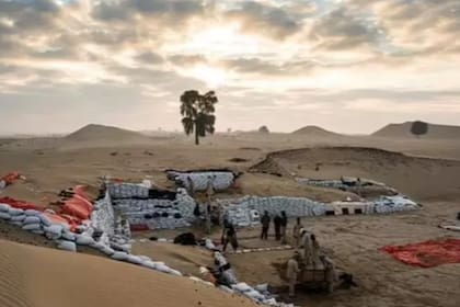 Arquéologos dicen haber encontrado una ciudad perdida bajo las dunas (Foto: Lad Bible)