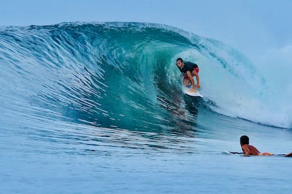 Pensó en estudiar Oceanografía, pero decidió unir sus pasiones en dos hobbies: surf y construir hogares