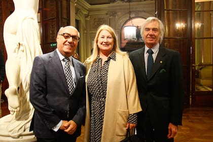 Arquitecto de prestigiosa carrera y con más de 35 años en el medio, Nougués recibió a María Taquini y Charlie Blaquier.
