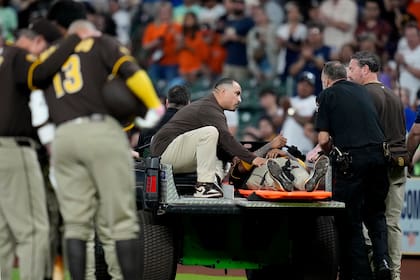 Arráez de los Padres sale del hospital después de colisión en la primera base