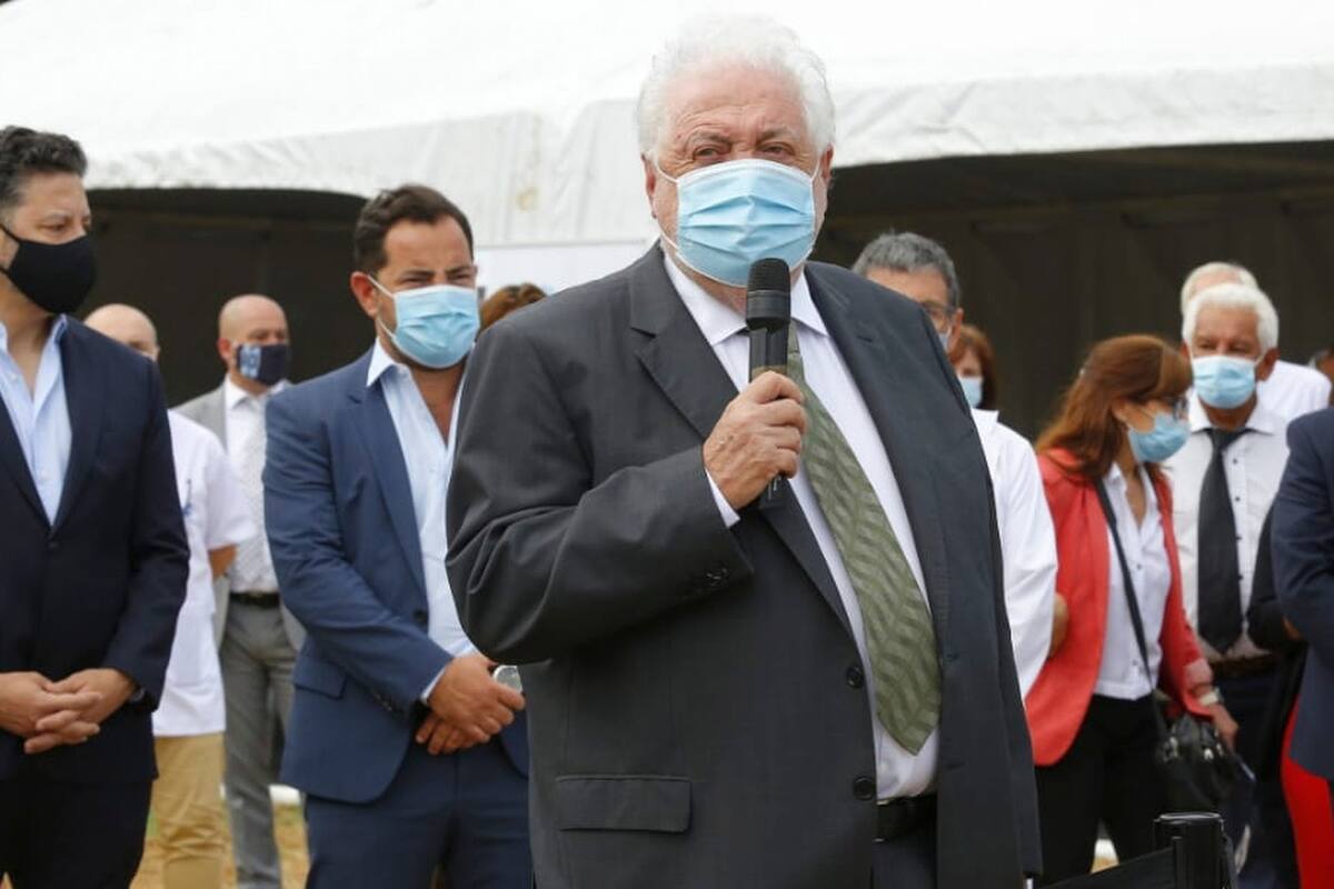 Arrancó el plan oficial de vacunación: "Vamos a empezar esta verdadera epopeya", dijo Ginés González García