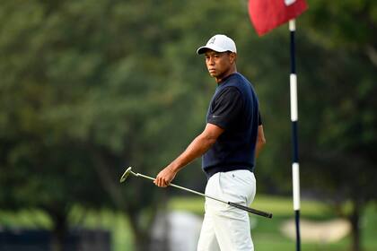 Arranque deslucido para Tiger Woods: 73 golpes en la primera jornada