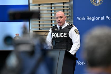 Arrestan a siete policías de Toronto por presuntos vínculos con el crimen organizado