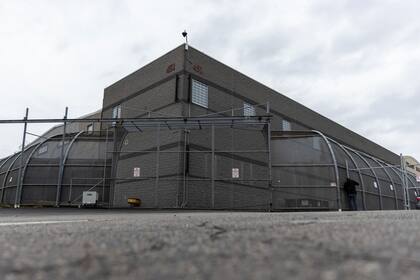 Arrestan a uno de los dos fugados de centro de inmigración en Nueva Jersey